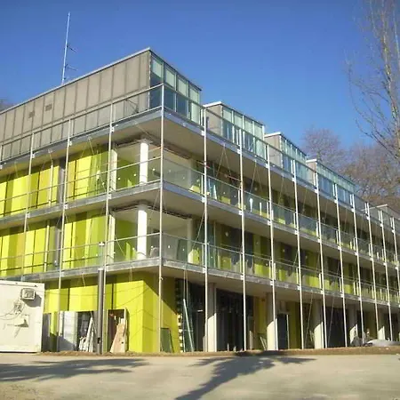Uba Hostel *
